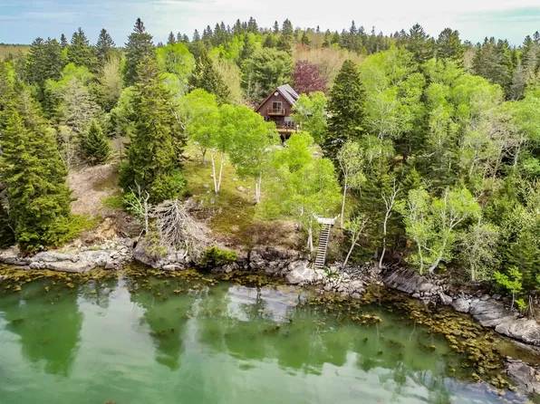31 Valhall Place, Milbridge, ME 04658
