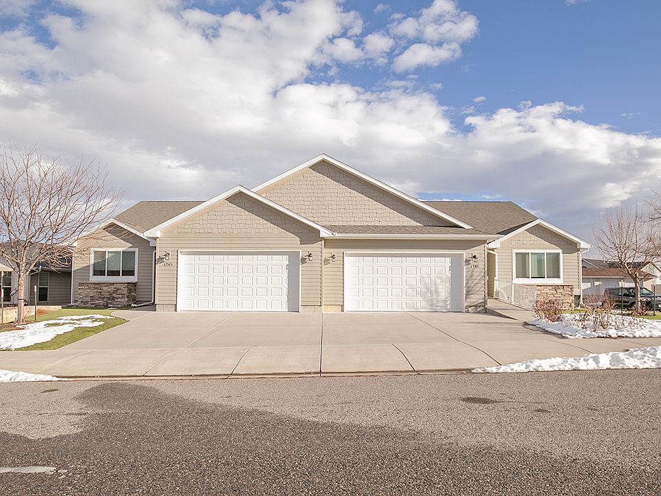 1st image of 1741 Golf Dr