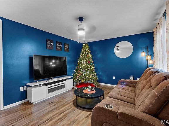 5th image of 222 Oaklane Dr