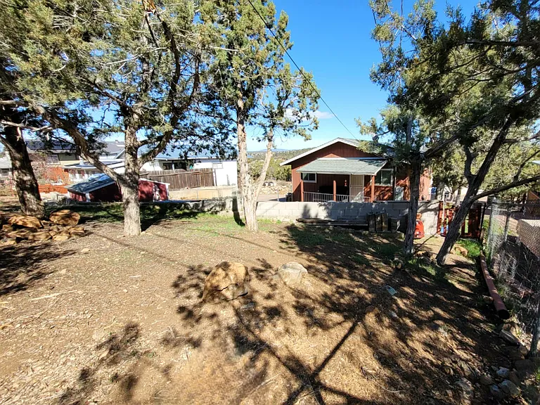 221 E Pine St — Photo 36