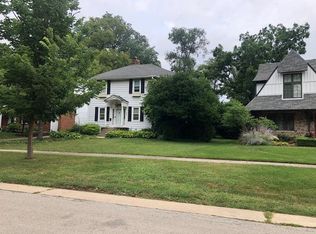 23 Gilbert Ave, Clarendon Hills, IL 60514