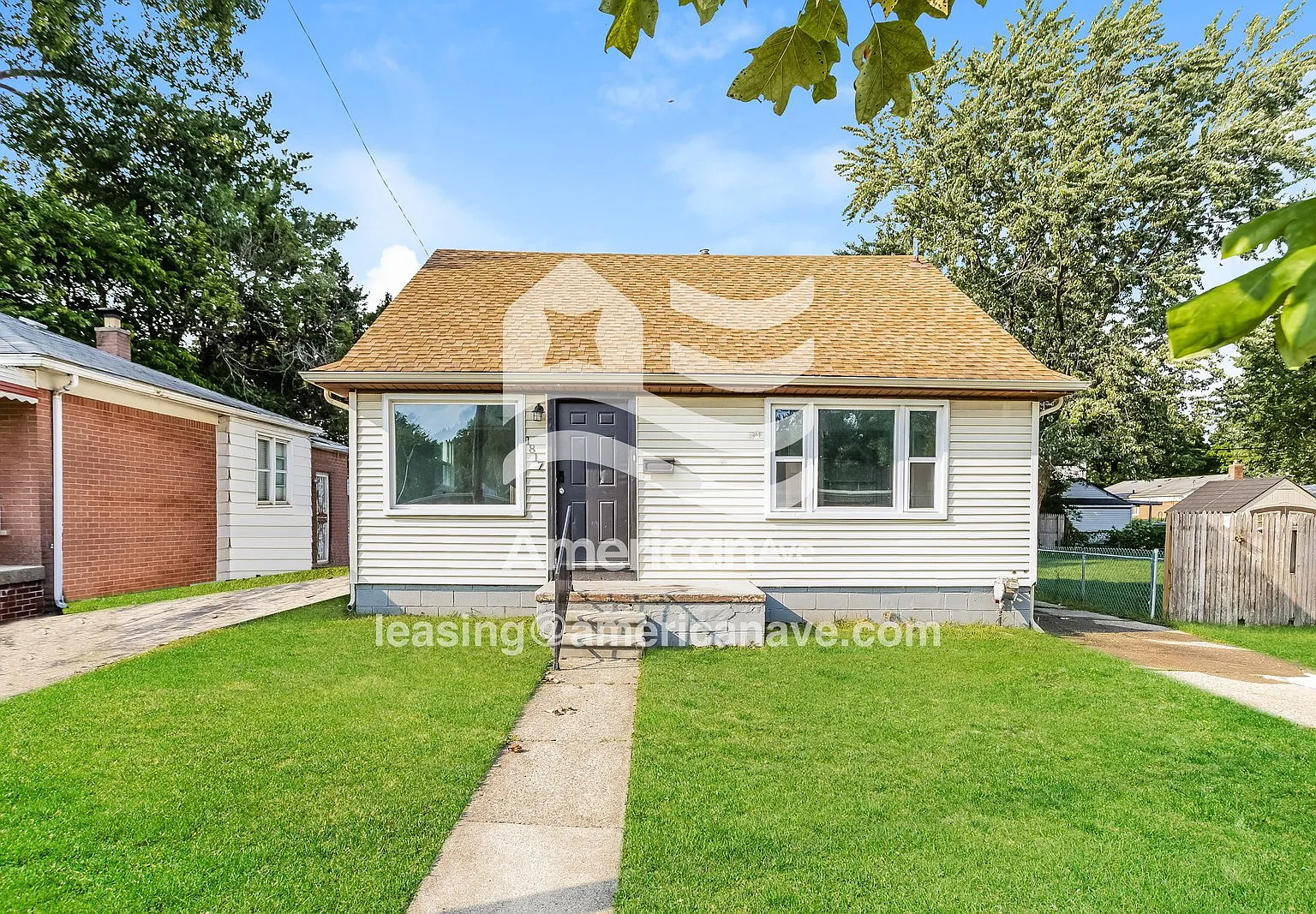 3 bed, 1.0 bath, 1038 sqft, $1,465 — Photo 1