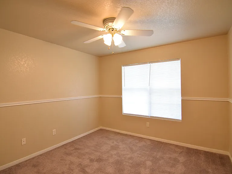 2107 Miller St — Photo 15