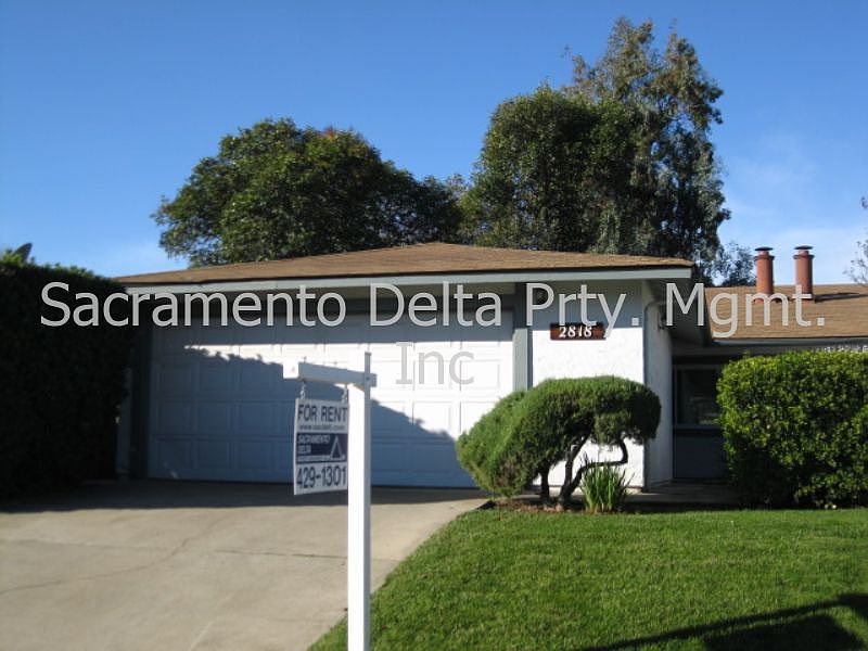 1st image of 2818 Pepper Oaks Dr