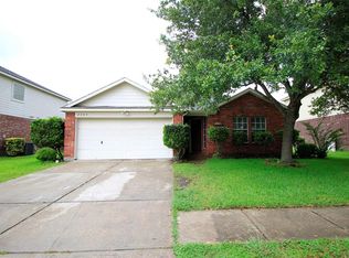 2205 Day Dr, Pearland, TX 77584