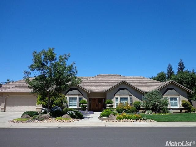 1st image of 14141 Bluff Dr