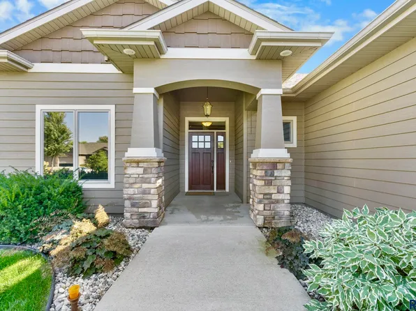 2304 S Copper Crest Trl, Sioux Falls, SD 57110