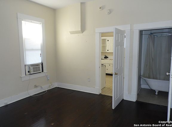 3rd image of 119 Zapata St
