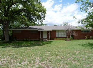 1409 Brush St, Bridgeport, TX 76426