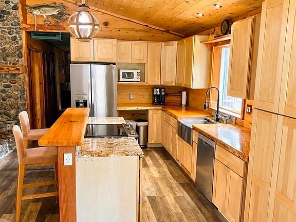 3rd image of 382 Lower Elwha Road