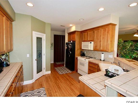 3rd image of 388 Live Oak Dr