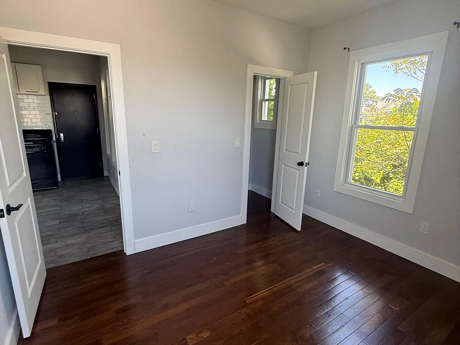 3 bed, $2,100 — Photo 4