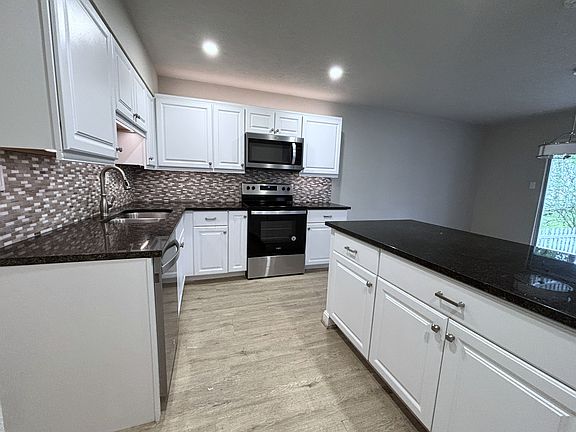 4th image of 12841 Orion Ct