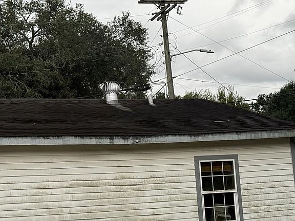 3rd image of 903 16th St