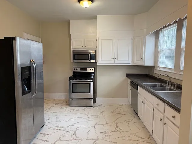 3 bed, 1392 sqft, $1,950 — Photo 2