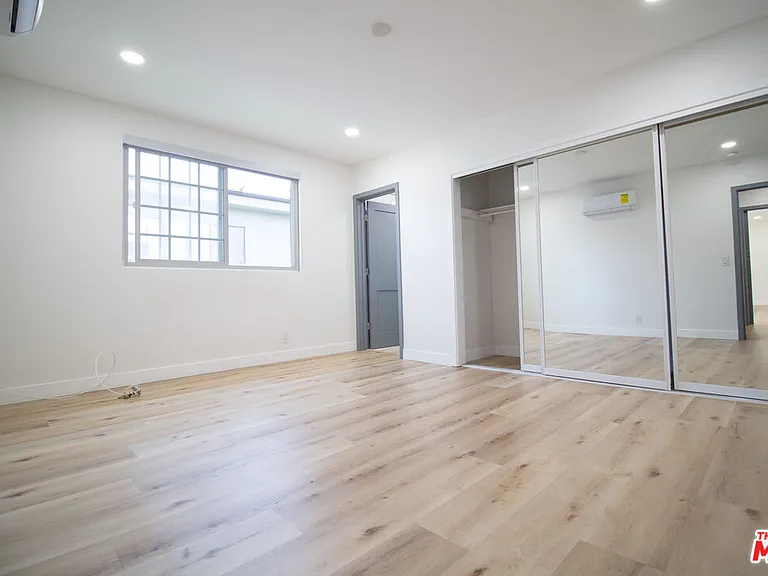 835 S Sherbourne Dr #9 — Photo 9