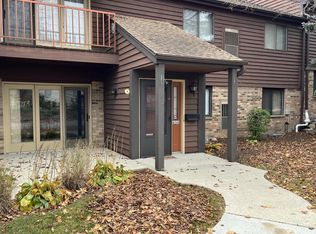 4244 S Ridgewood Ln, Milwaukee, WI 53221