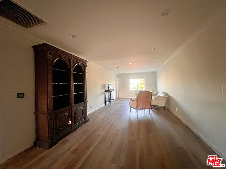 2737 S Robertson Blvd — Photo 6