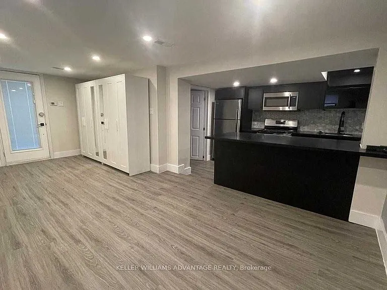 372 Highfield Rd #LOWER — Photo 5