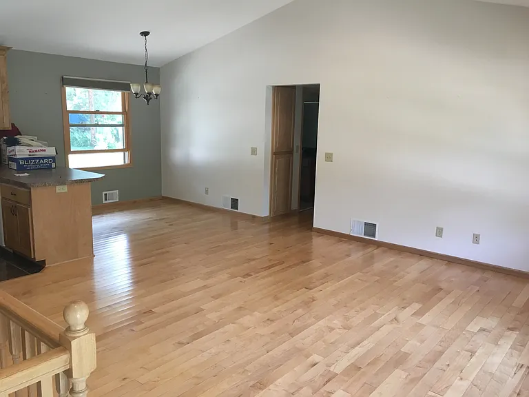 2780 Farrington St — Photo 4
