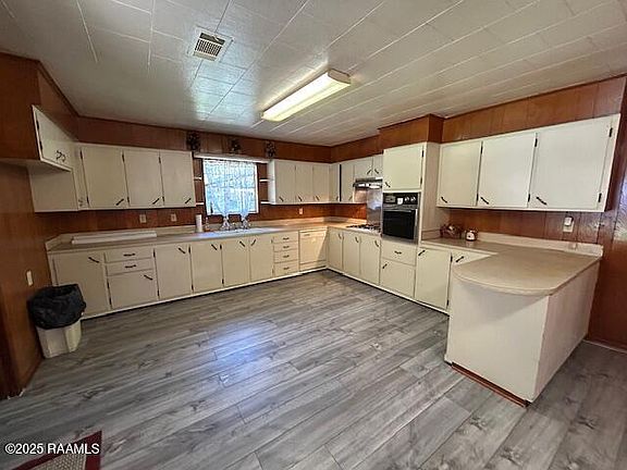 4th image of 604 E Lincoln Rd