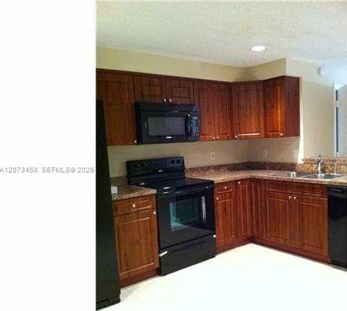 1621 Barcelona Way th 6-32, Weston, FL 33327 — Photo 1