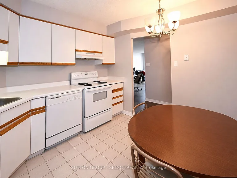695 Richmond St #1306 — Photo 6