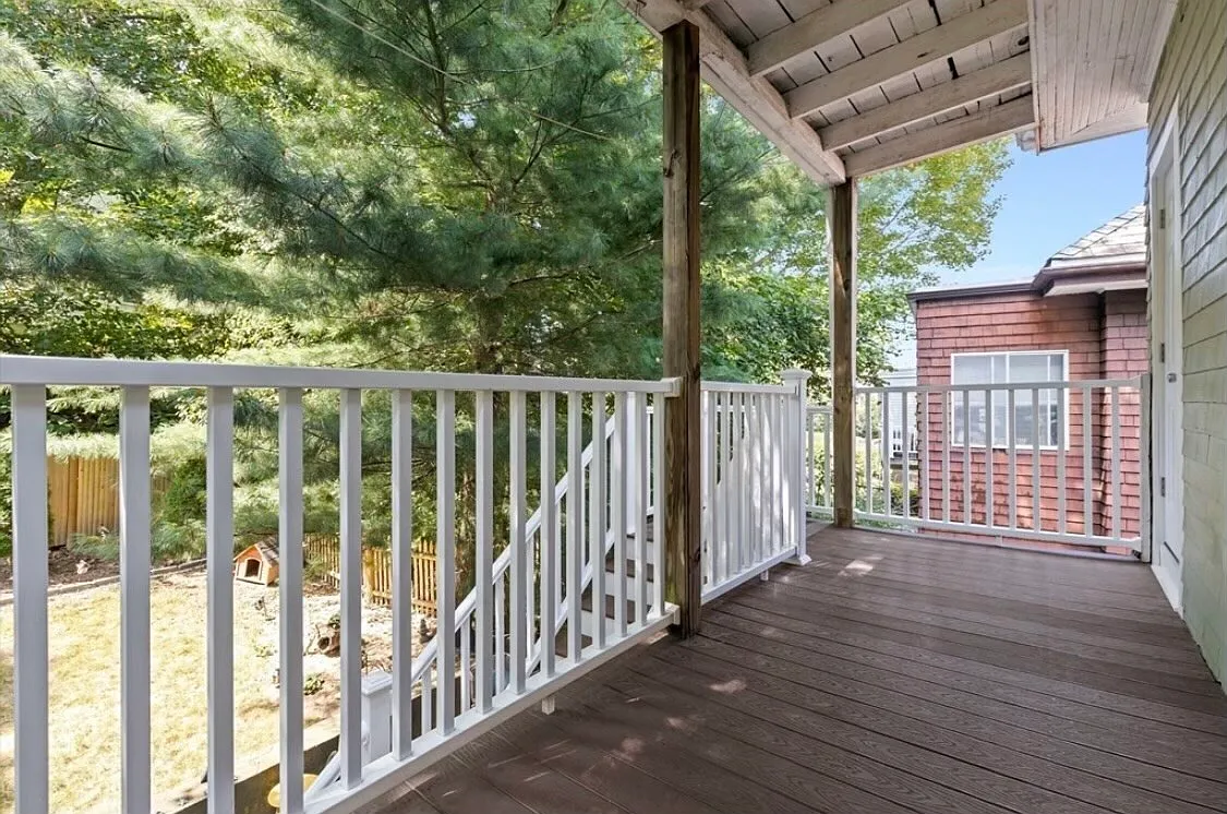 2 bed, 1.0 bath, 1300 sqft, $2,800 — Photo 2