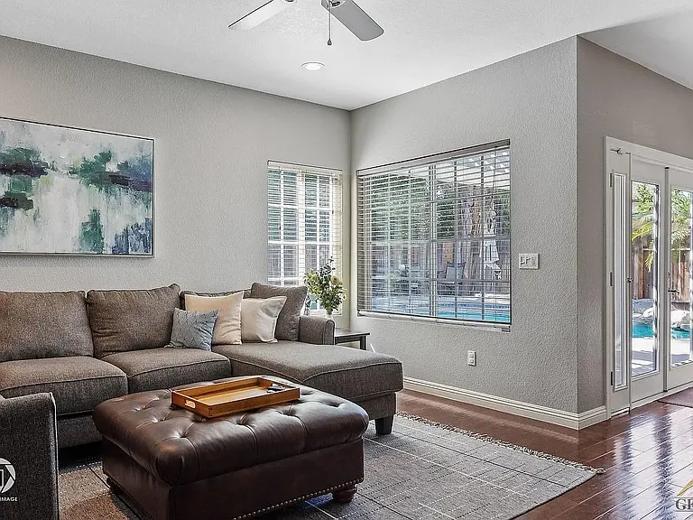 Back living room / family area pool view