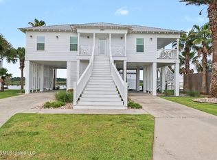 10157 River Dr, Biloxi, MS 39532