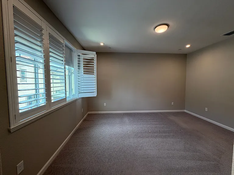 700 Apricot Cir — Photo 17