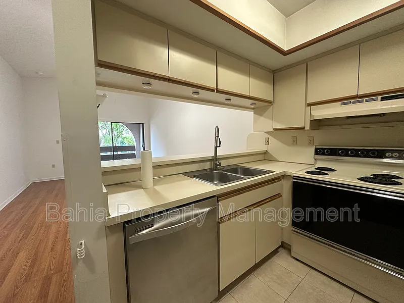 1 bed, 1.0 bath, 692 sqft, $1,800 — Photo 3