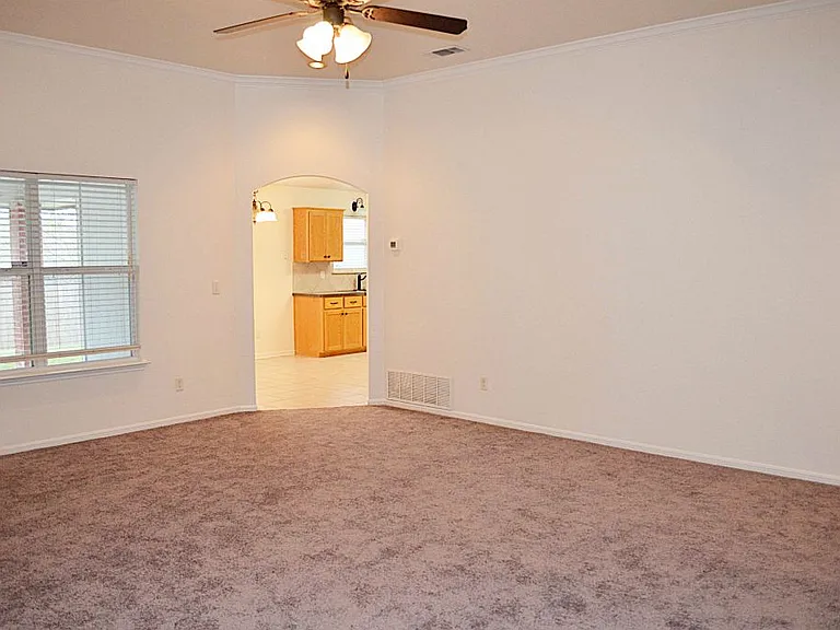4902 Slate Ct — Photo 6