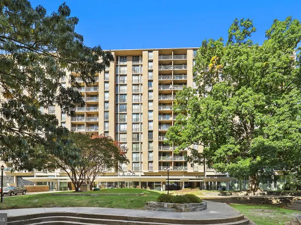 4600 S Four Mile Run Dr APT 939, Arlington, VA 22204