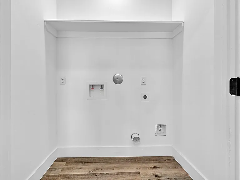 224 Everton St — Photo 19