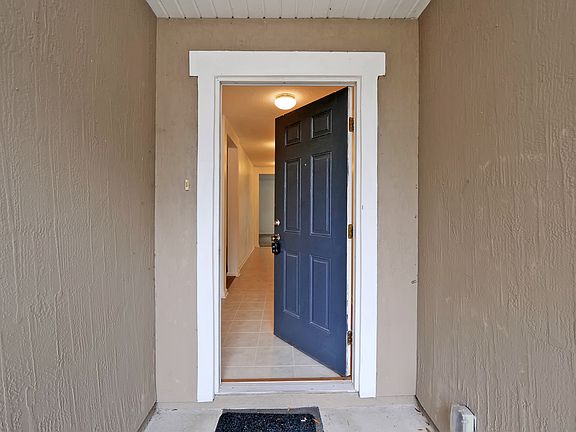 3rd image of 11831 Alexandra Dr