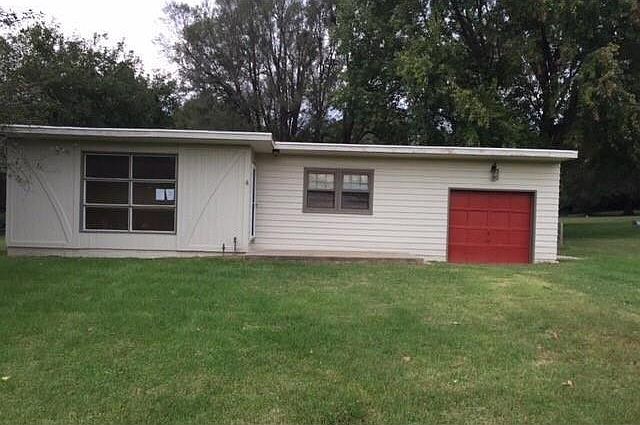 1st image of 3418 S 30th St