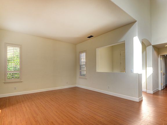 3rd image of 1497 Freswick Dr