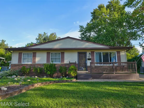 5145 Winshall Dr, Swartz Creek, MI 48473