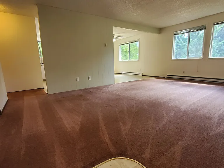 2323 SW Elmwood Dr — Photo 3