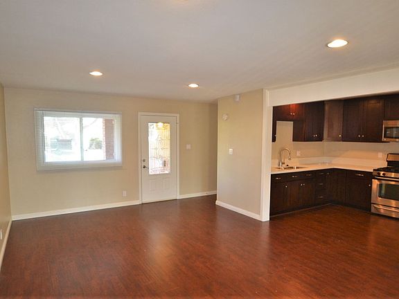 3rd image of 9827 Ahmann Ave