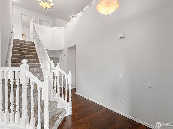 3rd image of 8322 55th Avenue SE