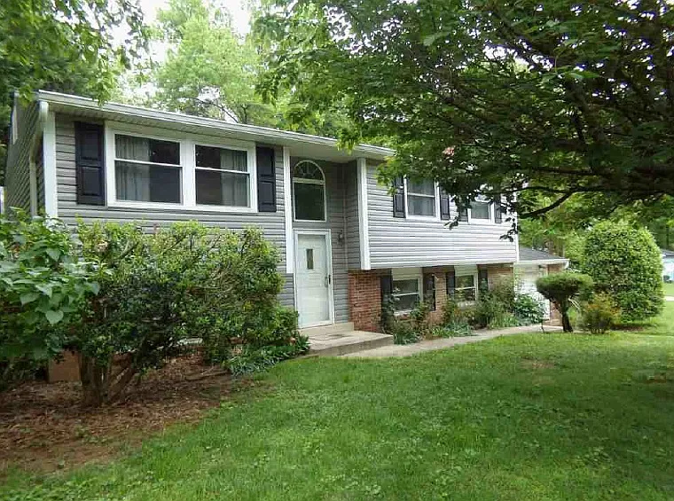 5435 The Bridle Path — Photo 3