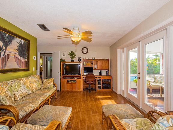 2nd image of 3021 Rollins Ave
