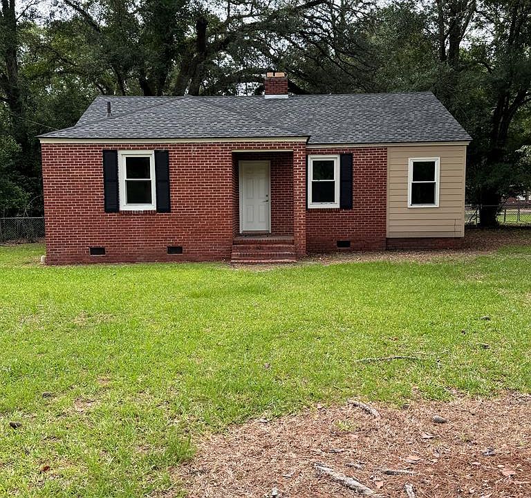 1st image of 320 E Camellia Dr