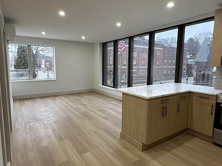 215 Main St #202 — Photo 3