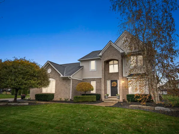 26720 Kentucky Ct, South Lyon, MI 48178
