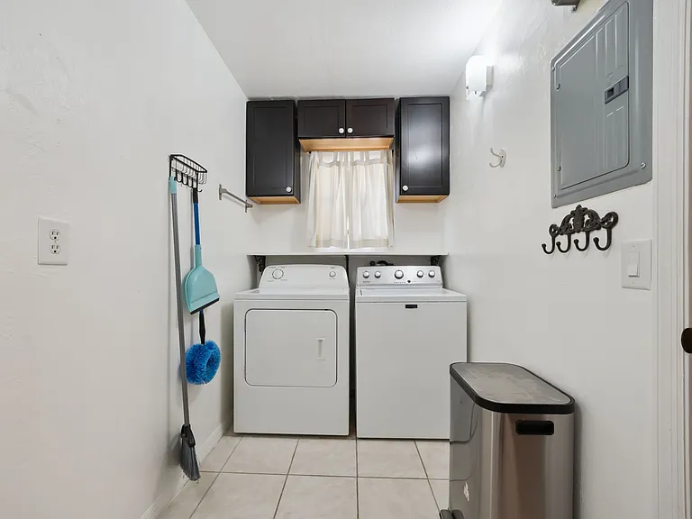219 E Hartford St #1-6-4A — Photo 17