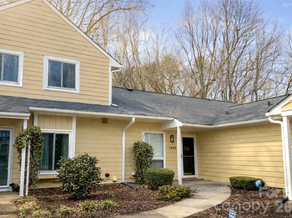 1047 Sardis Cove Dr, Charlotte, NC 28270
