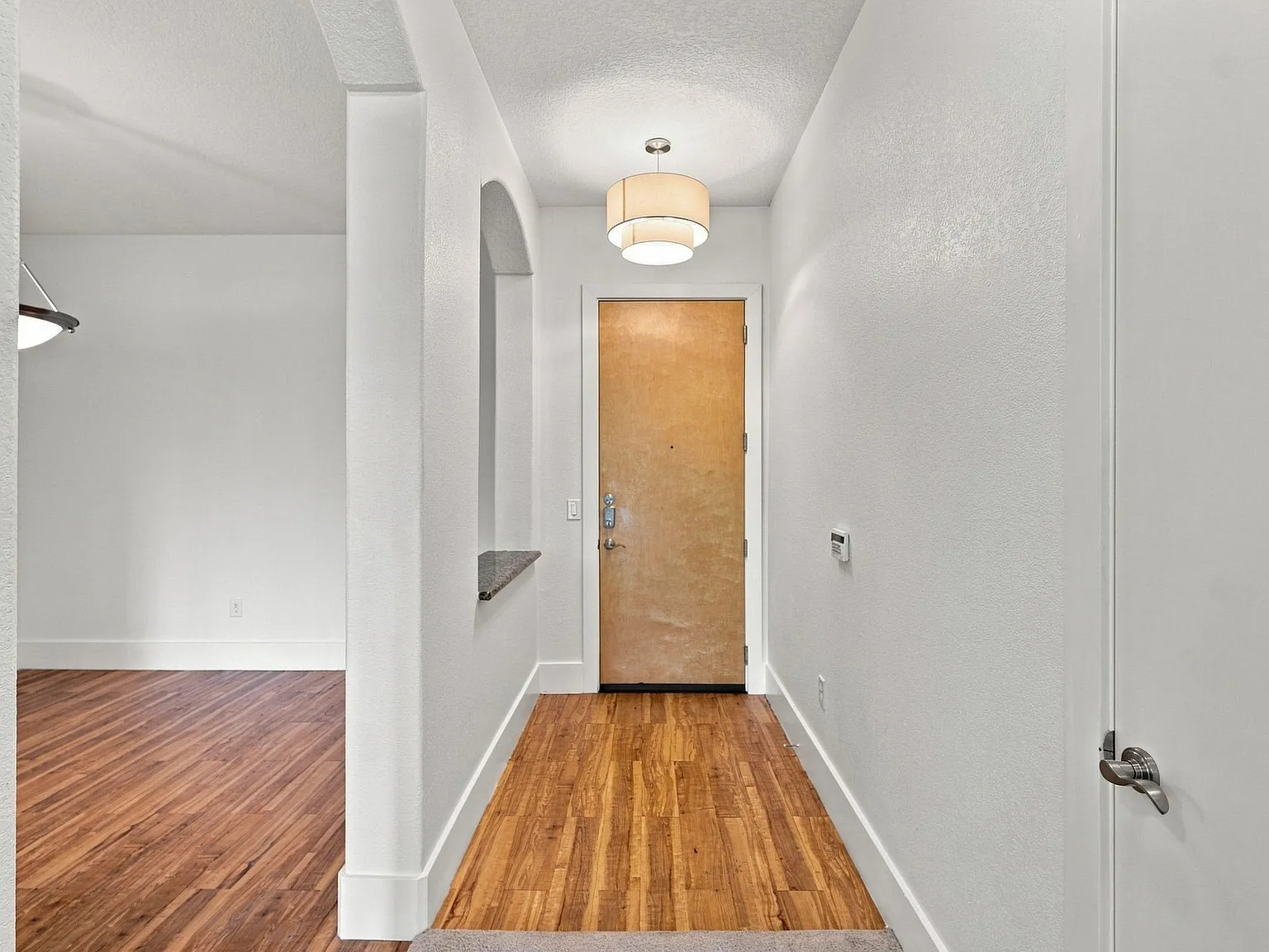 2 bed, 2.0 bath, 1556 sqft, $2,600 — Photo 4